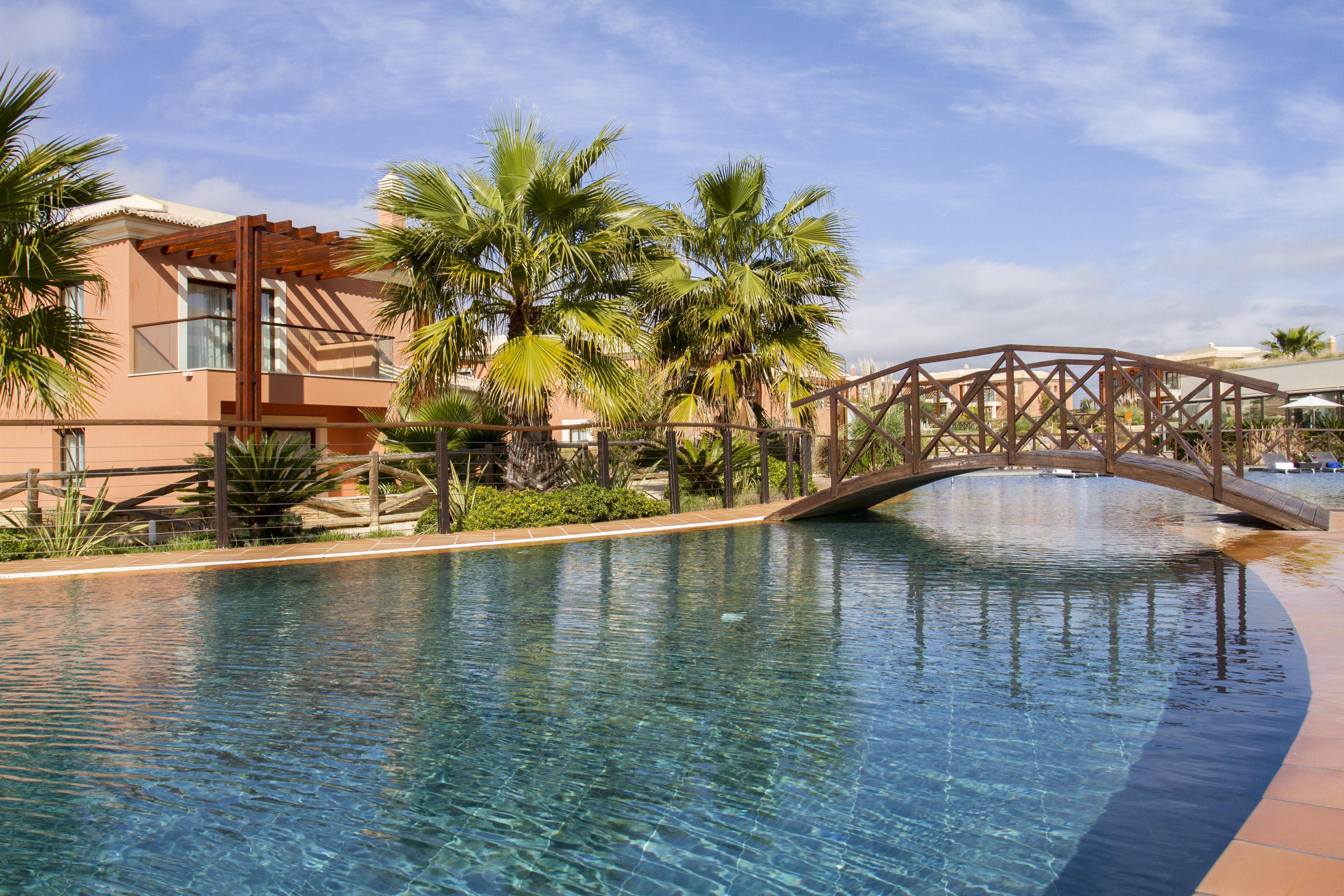 รีสอร์ทมองเต้ ซานโต้ การ์วอยโร ภายนอก รูปภาพ The swimming pool at the hotel