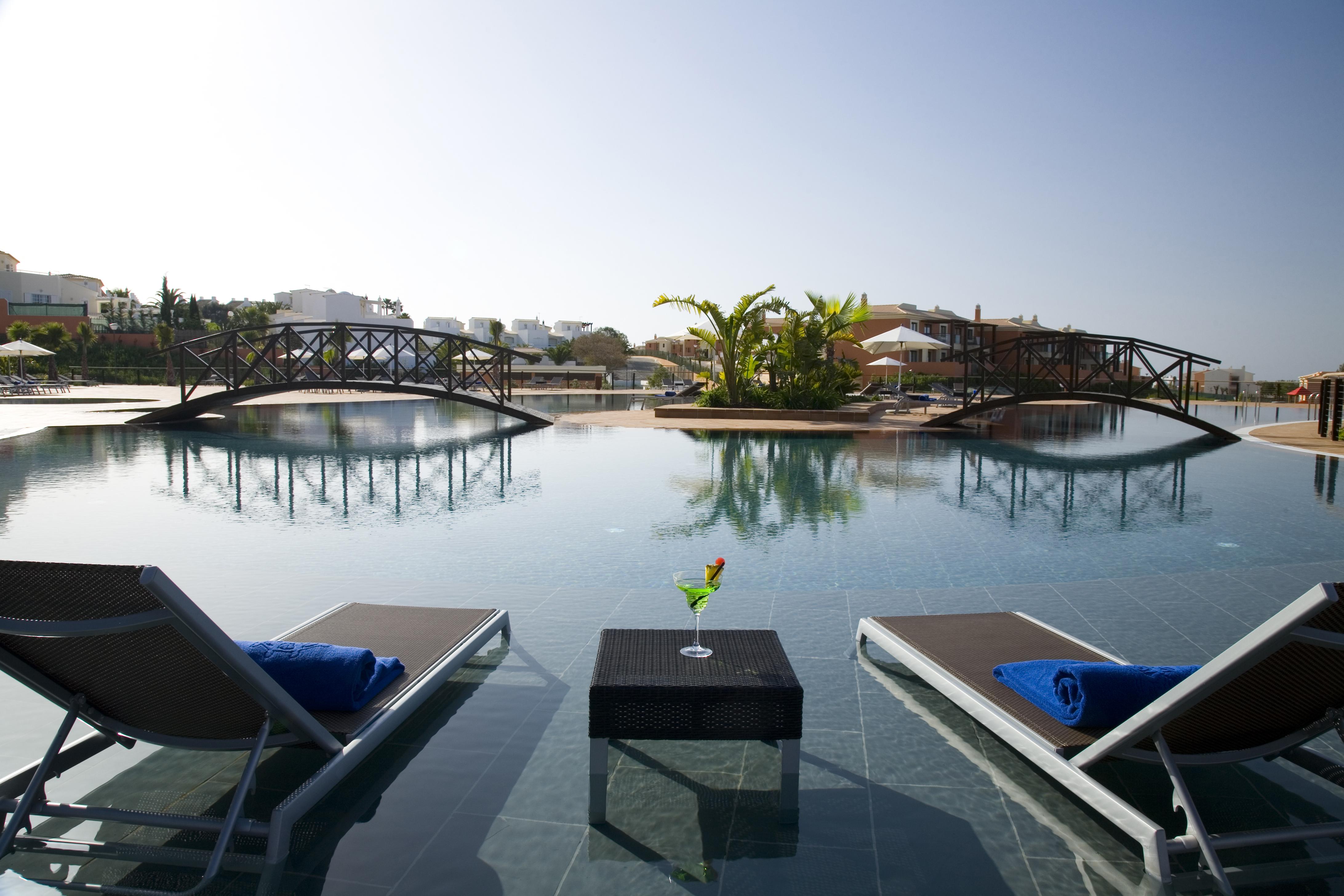 รีสอร์ทมองเต้ ซานโต้ การ์วอยโร ภายนอก รูปภาพ The swimming pool at the resort
