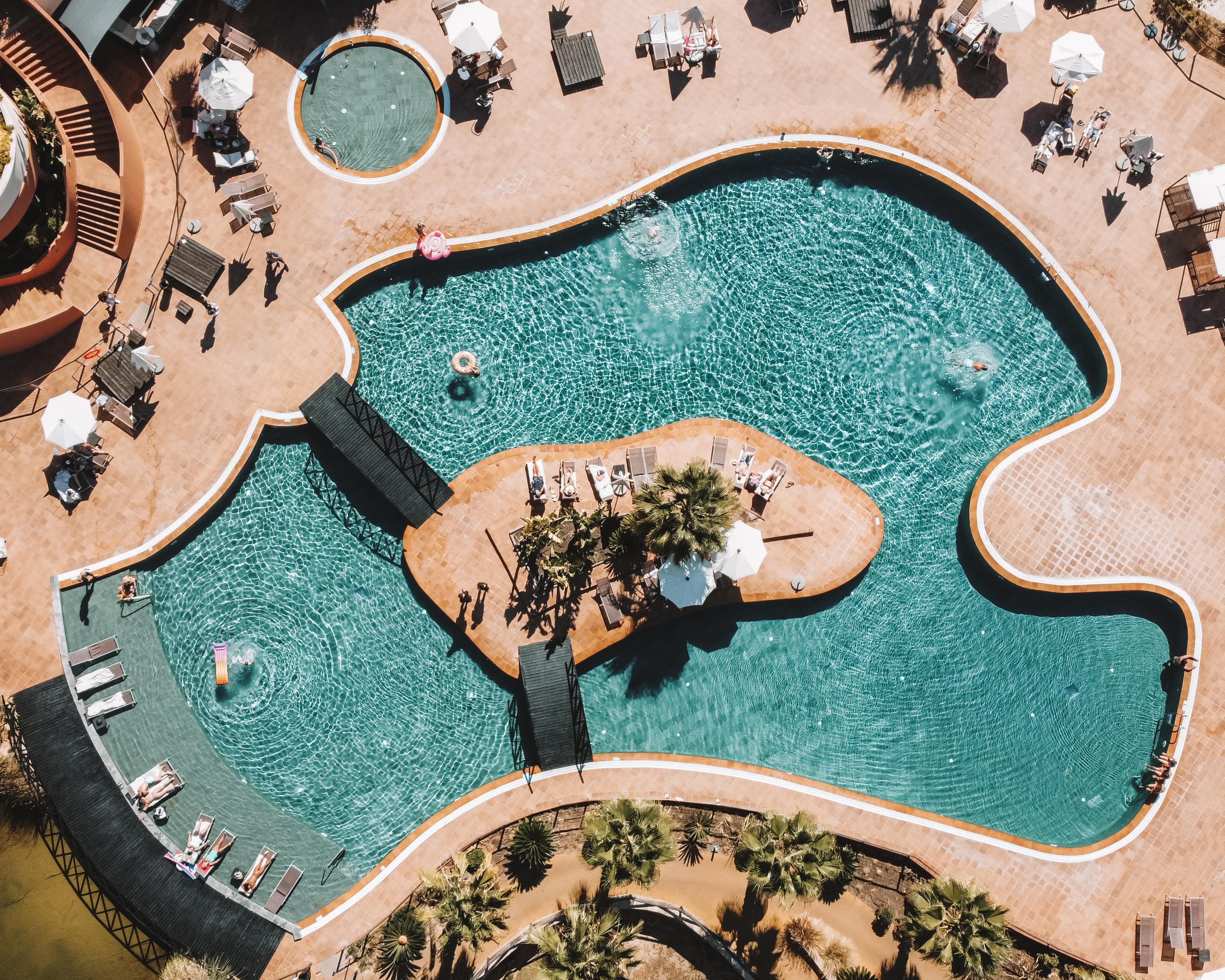 รีสอร์ทมองเต้ ซานโต้ การ์วอยโร ภายนอก รูปภาพ Aerial view of the pool at the Hilton Hawaiian Village