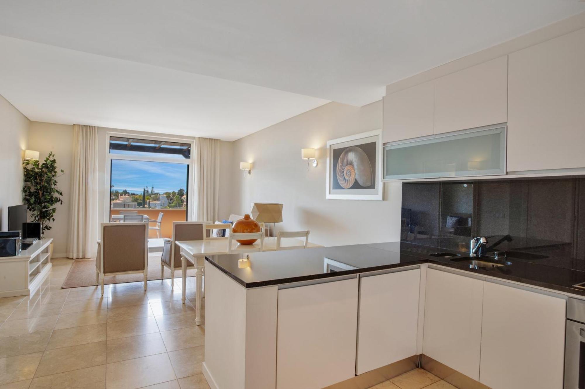 รีสอร์ทมองเต้ ซานโต้ การ์วอยโร ภายนอก รูปภาพ A modern kitchen