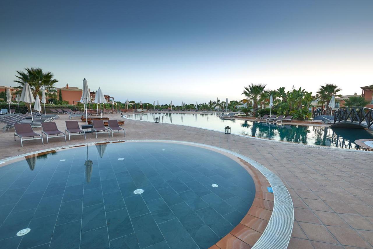 รีสอร์ทมองเต้ ซานโต้ การ์วอยโร ภายนอก รูปภาพ The swimming pool at the hotel