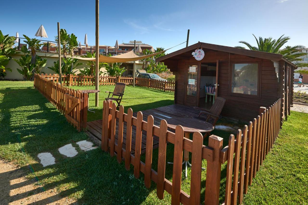 รีสอร์ทมองเต้ ซานโต้ การ์วอยโร ภายนอก รูปภาพ A garden shed in Spain